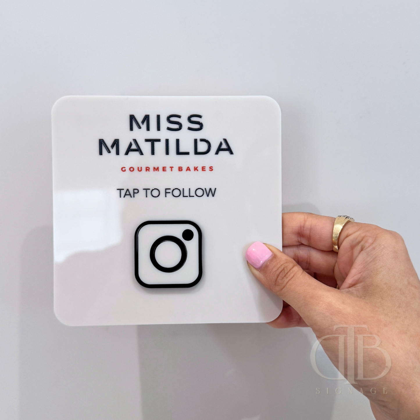 Portable Social Media Tag with NFC | Personalised Logo